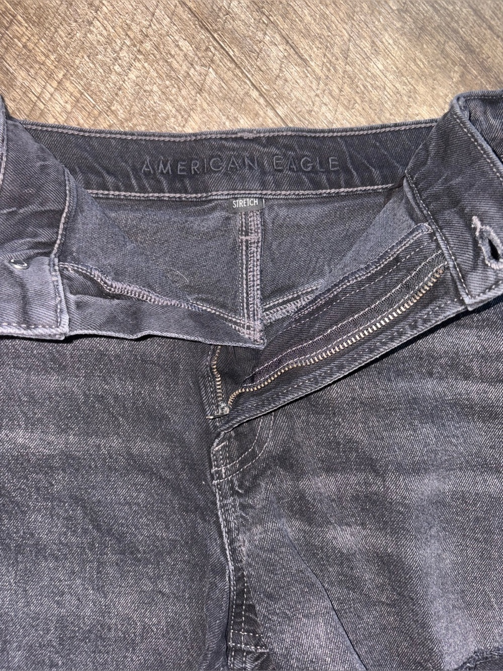 American Eagle Jean Shorts - Picture 4 of 5